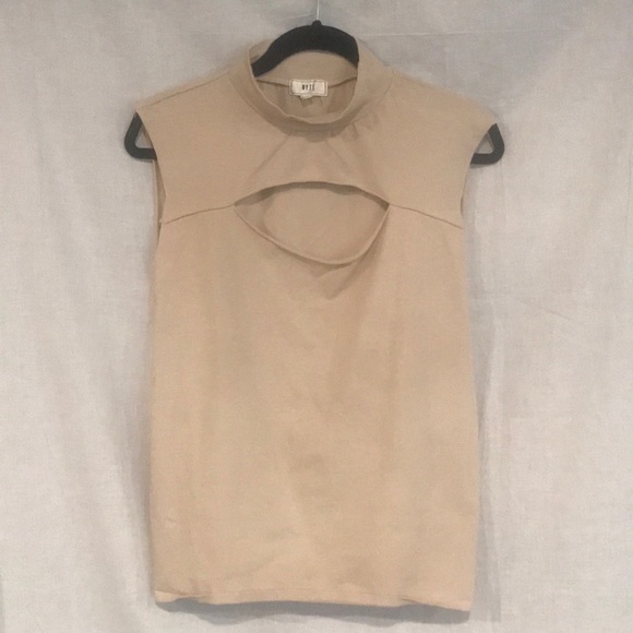 NWOT!! NYTT Tan Mock Neck Cap Sleeve Cut Out Top S - Picture 4 of 15